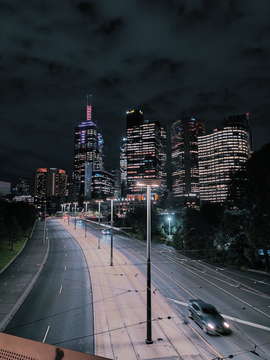 Melbourne at night 
#OPPOFindX5Pro
#ShotOnOPPO 
#Snapdragon 
#Melbourne