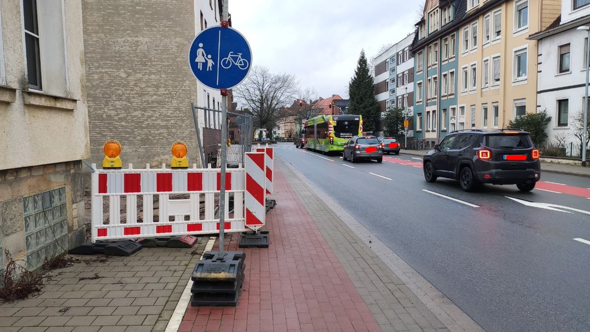 UrbanAchso's tweet photo. #Rheiner Landstraße
#Cycle4ChangeOS hat d. Stadt 09.22 gebeten für eine ordnungsgem. Beschilderung zu sorgen. Antwort der Stadt: Ja, aber nicht sofort.
1. Zu wenig Personal
2. Privatbaustelle => Fristen müssen eingehalten werden.
Jetzt Rückmeldung: Kommt in d. nächsten Wochen.
👍 https://t.co/Hdwfk9bu4h