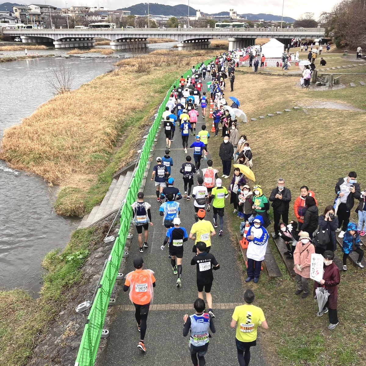 kyotomarathon's tweet photo. 京都マラソン2023に御協力いただきましたすべての皆様に心からお礼を申し上げます⛩️

本日はノーマイカーデーに御協力いただくとともに、長時間の交通規制に御理解と御協力をいただき、誠にありがとうございました。多くの方々のお力添えに深く��謝し、厚く御礼申し上げます✨ https://t.co/Rv5yRJnxQp