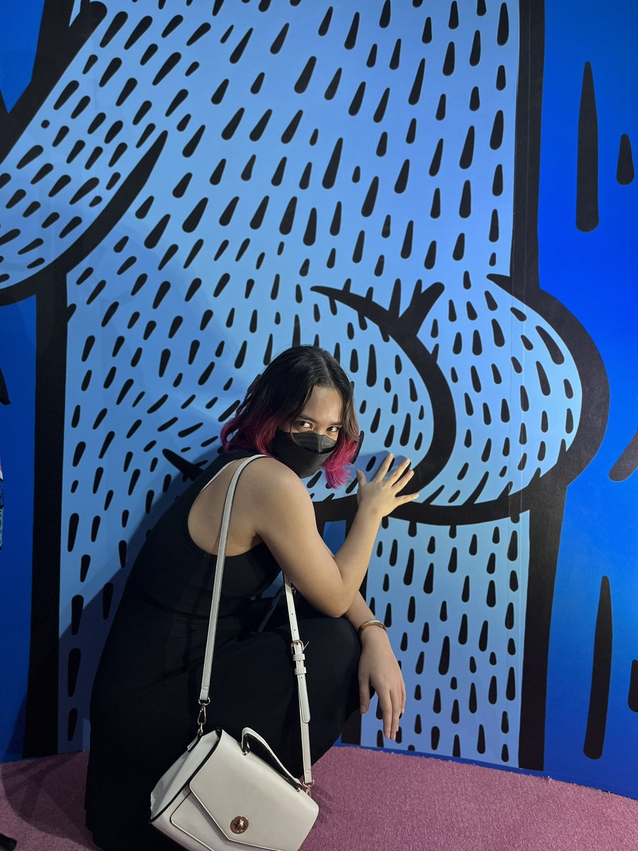 aryannaepperson's tweet photo. I touched the butt @distortmonsters  😏 https://t.co/xIglUDDPPw