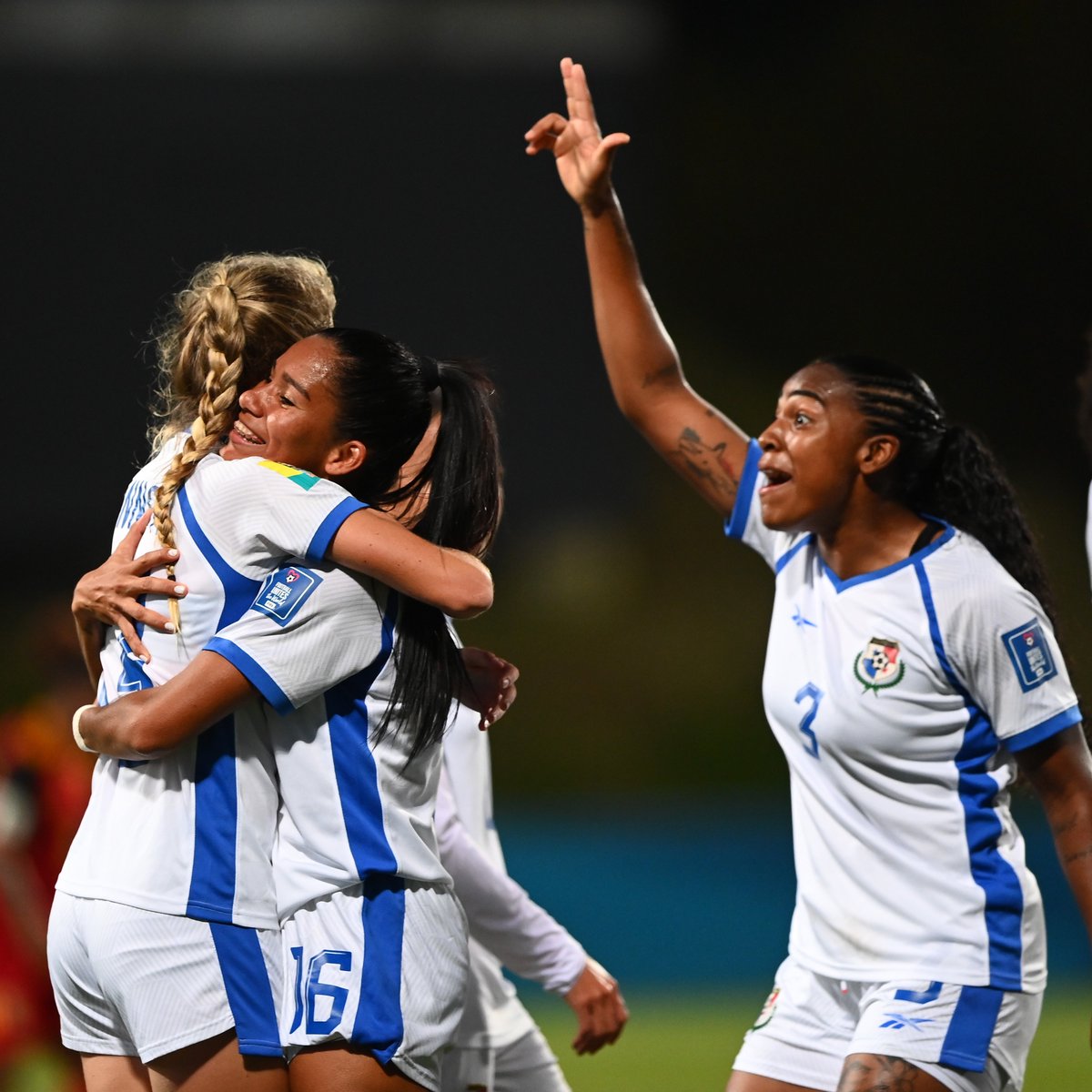 fifaworldcup_es's tweet photo. ¡PANAMÁ ESTÁ EN LA FINAL! 👏

🇵🇦 @fepafut venció 2-0 a 🇵🇬 y enfrentará a 🇵🇾 @Albirroja por un boleto para la Copa Mundial Femenina 2023. ¿Quién clasificará?

#FIFAWWC https://t.co/XNBF8HjMrR