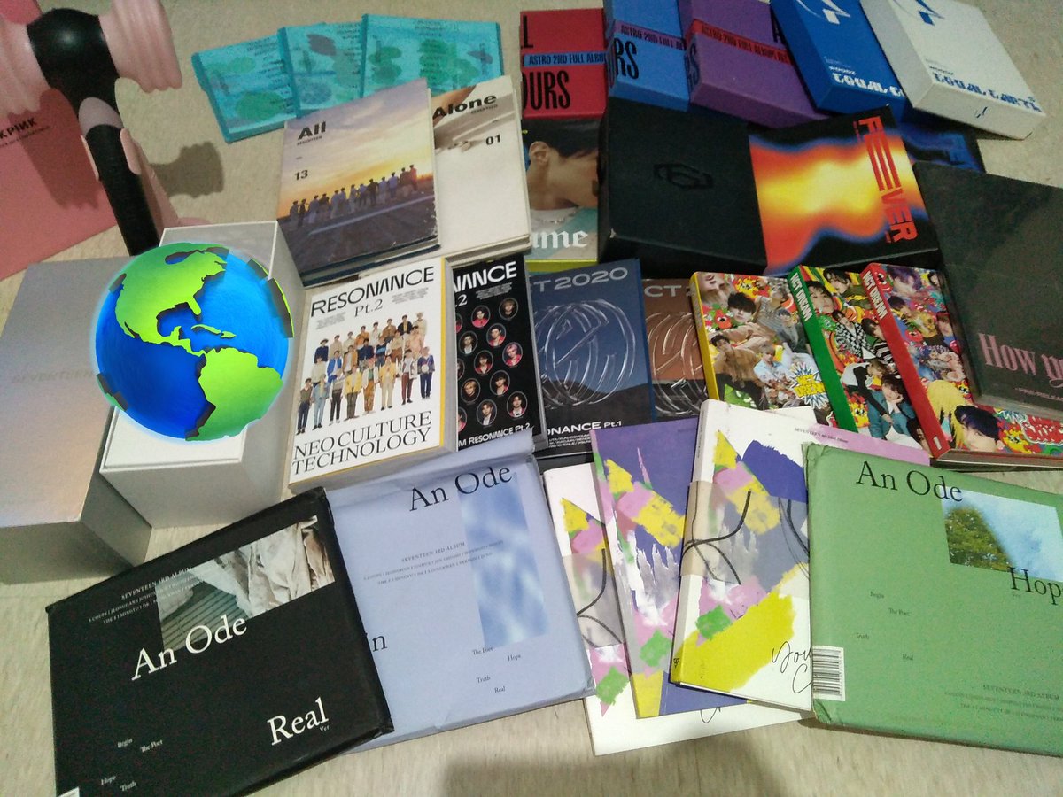 kwoniematopia's tweet photo. WTS/LFB

Quitting Sale!!

 [Take all for only 6k] ‼️‼️

All are on hand - and ready to ship / Affordable PB+CD albums - Lightsticks. Dm me for more details thank youu. 
#SEVENTEEN #Blackpink #Lightsticks #NCT #Astro https://t.co/go3MOEYlQW