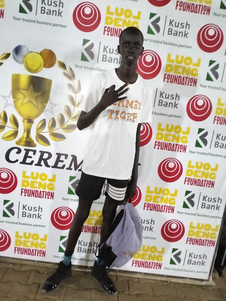 SijinDeng's tweet photo. At practice 💪🏿🏀🙌🏿🔒🇸🇸 https://t.co/SWmG0ZqmnI