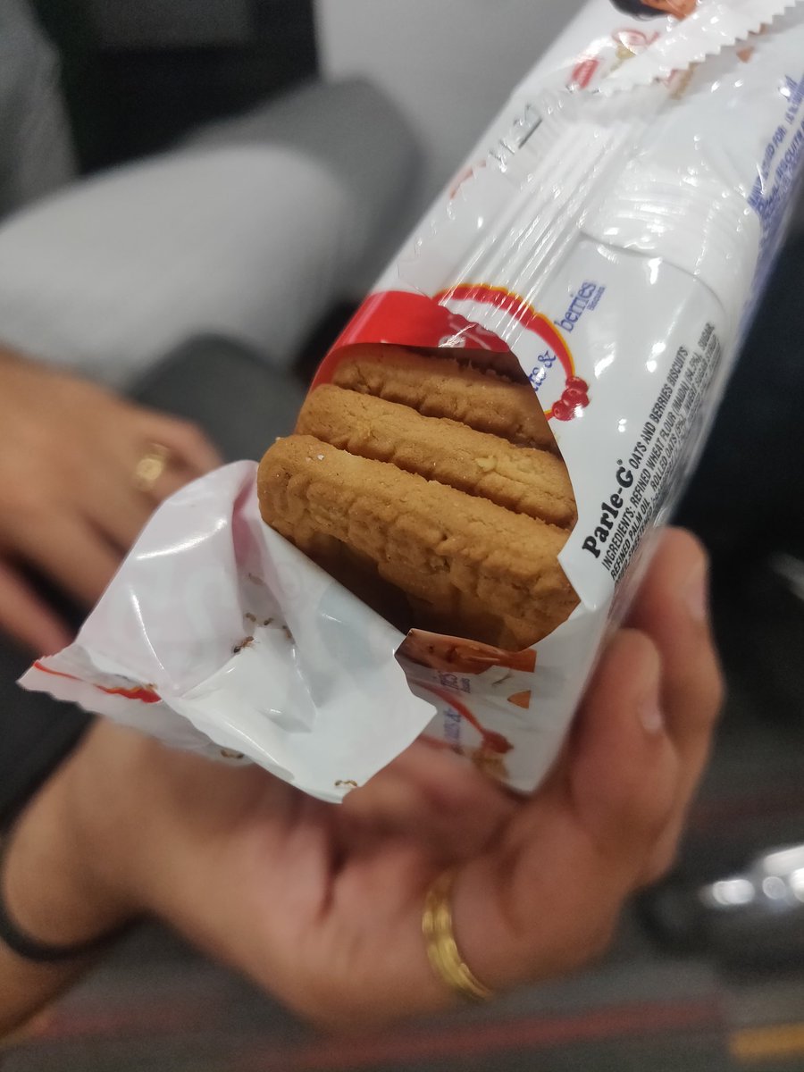 Rudras830's tweet photo. @ParleFamily I have opened the fresh wrapper of Parle Oats&amp;Berries biscuit but was taken by surprise to find red ants within the packet. Ants were already flooded the entire packet of biscuit. Do u really conduct "Safe Business" for us? @fssaiindia @ConsumerCom please introspect. https://t.co/faieBVQfKV