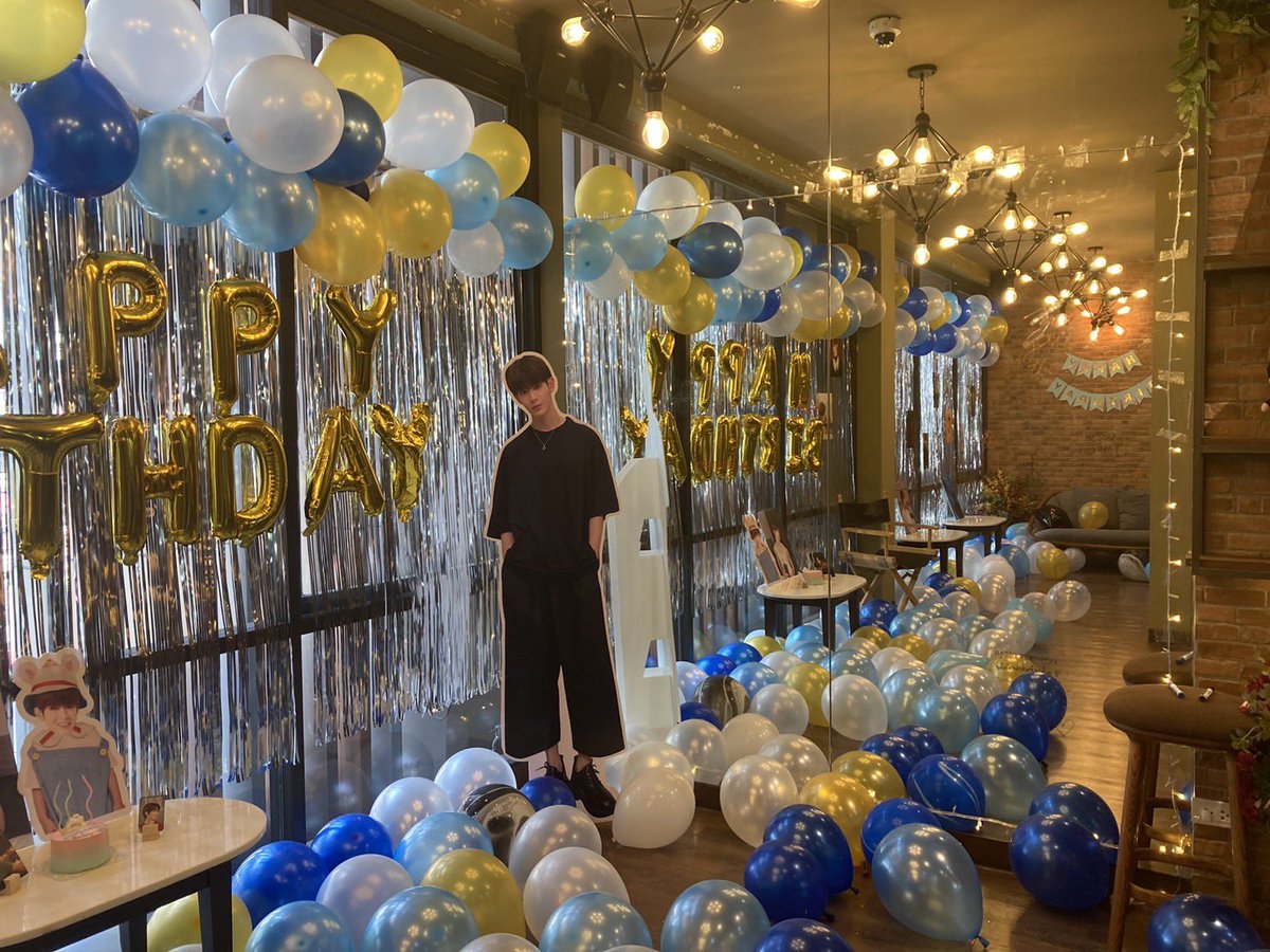 JamesSuOfcTH's tweet photo. ❥ 𝑪𝒂𝒇𝒆 & 𝑮𝒂𝒍𝒍𝒆𝒓𝒚.✫
— #AlwaysWithJamesSu ☕️🎵
📢 ประกาศ เปลี่ยนแปลงกติกาการรับของขวัญสำหรับผู้ที่ไม่อยู่ในงาน
ทางบ้านจะประกาศรายชื่อเวลา 16.00 น. ขอความกรุณาผู้ที่ได้รับของขวัญแต่ยืนยันสิทธิ์ภายใน 1 ชั่วโมง โดยจะต้องออกค่าส่งเองค่ะ
#HappyJamesSuDay2023
#JS24thBD https://t.co/4izBnMER4z