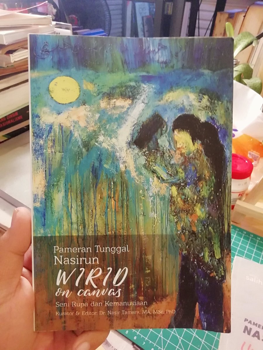 harrigieb's tweet image. Paket 2 buku katalog pameran #Nasirun
Masing2 buku tebal 100 an halaman
200.000 semua

#tokobalzac #bukuseni