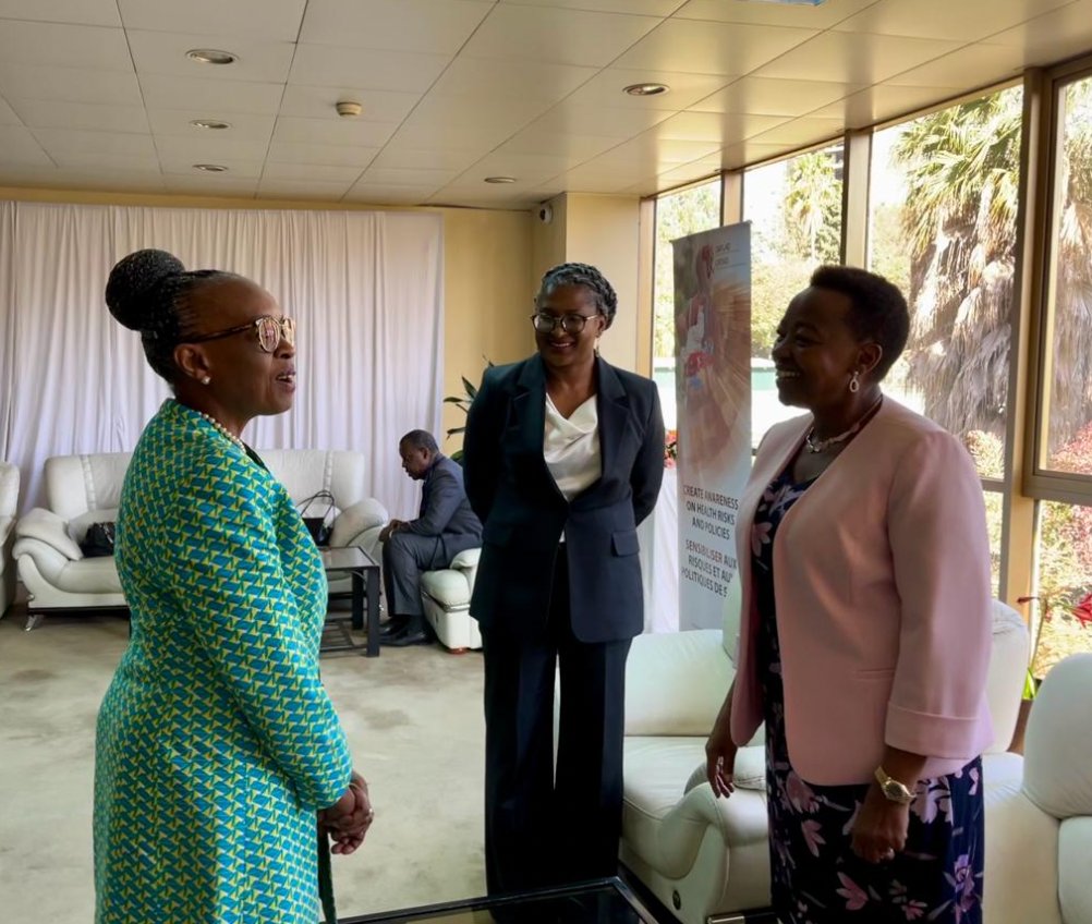 MoetiTshidi's tweet photo. Honoured to have time w/ #AfricanFirstLadies & partners ahead of #OAFLADGA, where we've come together to intensify advocacy to tackle preventable causes of death among women in #Africa & strengthen our call to keep girls in schoolโ the best guarantee of their health & wellbeing. https://t.co/z0kmsaC5u3