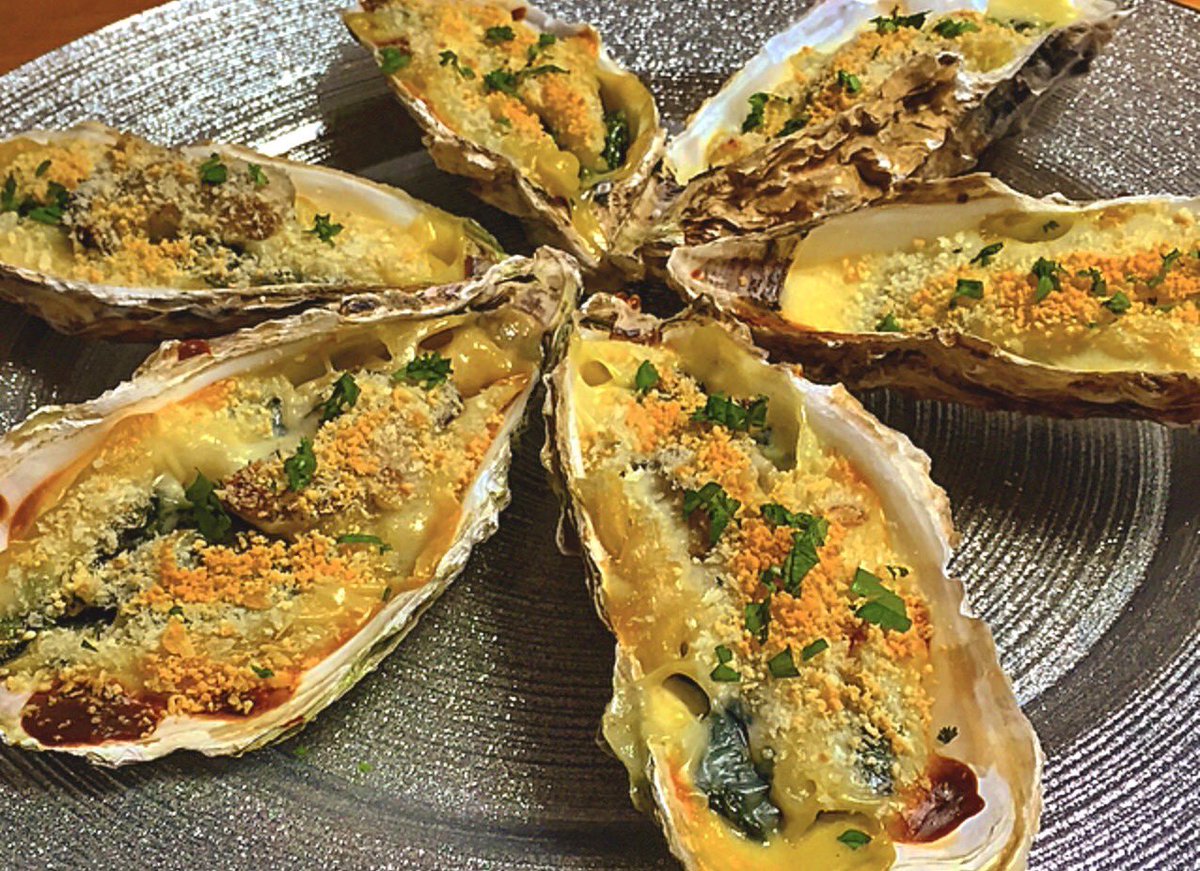 KR02620659's tweet photo. 【グラタン】

牡蠣のグラ���ィートです🦪
モッリーカをいっぱいかけて食べたら口の中では牡蠣のクリームコロッケのようなニュアンスになるのでしょうね😁

#料理好きな人と繋がりたい
#Twitter家庭科部
#おうちごはん https://t.co/IvcuE7QELt