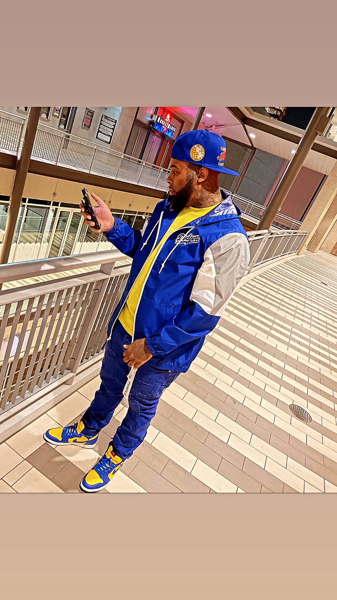 PaperChaserBee's tweet photo. Dodging the system beatin these cases👨‍⚖️ Now they tryna see how a yung nigga made it 🖕🏾🏁 #llmyppl https://t.co/x8Z563wgVA