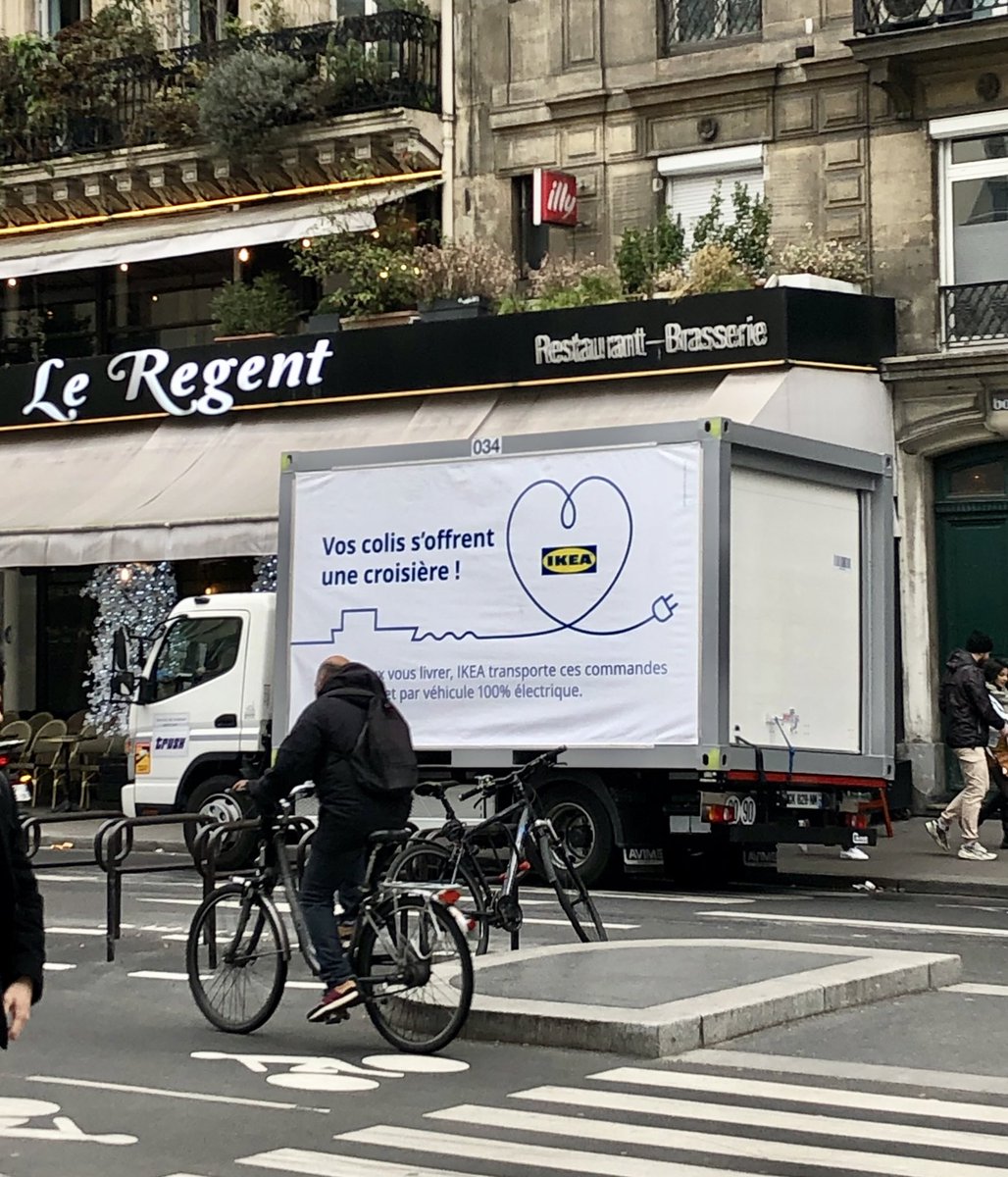 Il y a deux mois, avec <a href="/RolandLescure/">Roland Lescure</a>, j’inaugurais au Port de Gennevilliers cette nouvelle livraison 100% fluviale et électrique par <a href="/IKEA_France/">IKEA France</a>.
C’est une réalité aujourd’hui et c’est l’avenir de la logistique dans de nombreuses villes de France 🌳🇫🇷
➕ vert et ➖ cher !