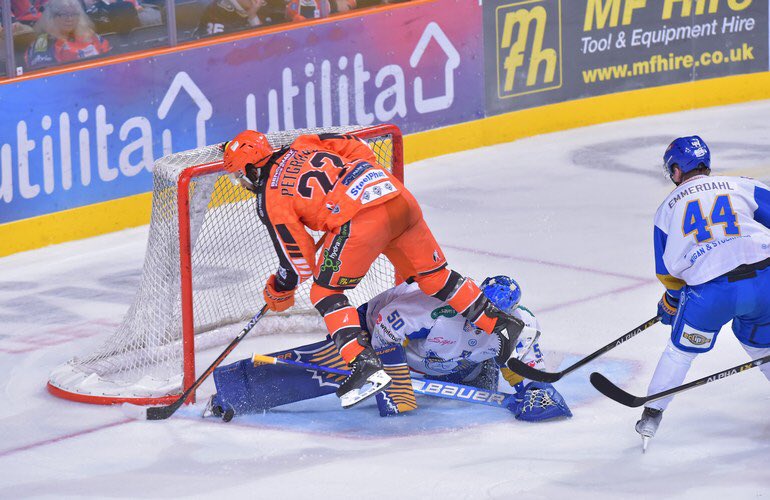 MickGta's tweet photo. @ProHockeyNews @PHN_Podcast @steelershockey @FifeFlyers @SheffieldArena @hockey_laura @FifeFlyersOSC 
Some of my  photos from Saturdays Game @steelershockey v @FifeFlyers from the @SheffieldArena in @ProHockeyNews 
https://t.co/svH6XEpVKq #BSOG #PHN https://t.co/CGaFg1eWkS