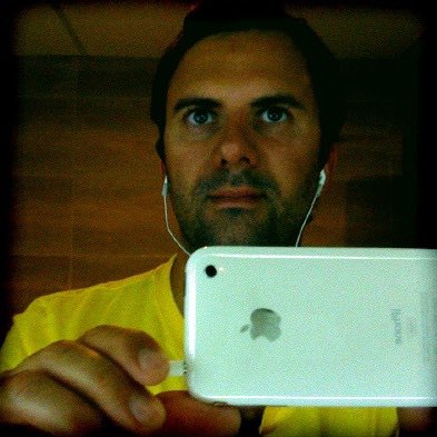 Meine ersten Avas auf Twitter. Damals aus unserer Zeit in Dubai. Kann sich noch jemand erinnern? Ist 15 Jahre her.