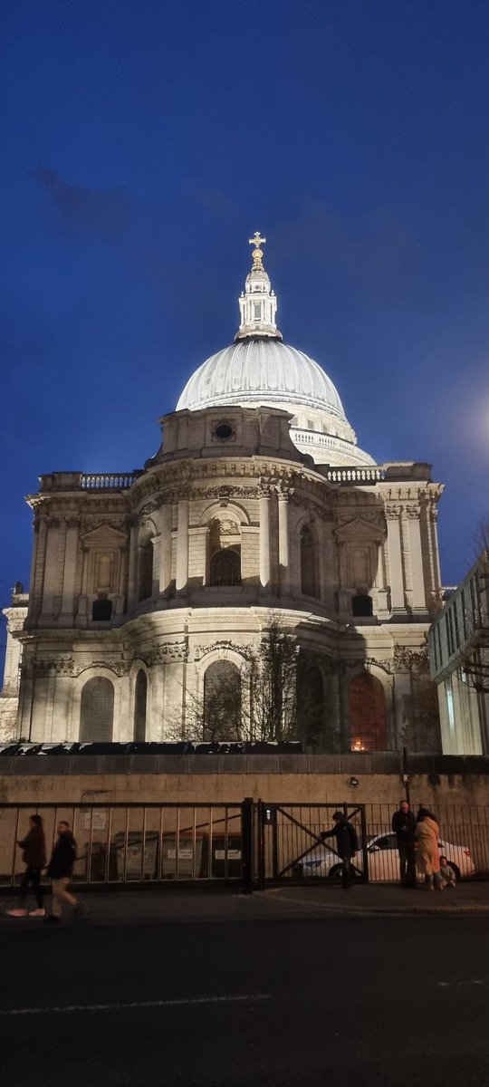 MrsKatieRayner's tweet photo. A lovely weekend away in London with @DMR565 https://t.co/RSzMYXjK2U