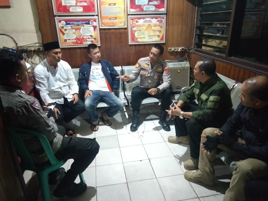 suhendra_hengki's tweet image. Briving dengan TNI dan Sat Pol PP kabupaten dimako sek Kubung.