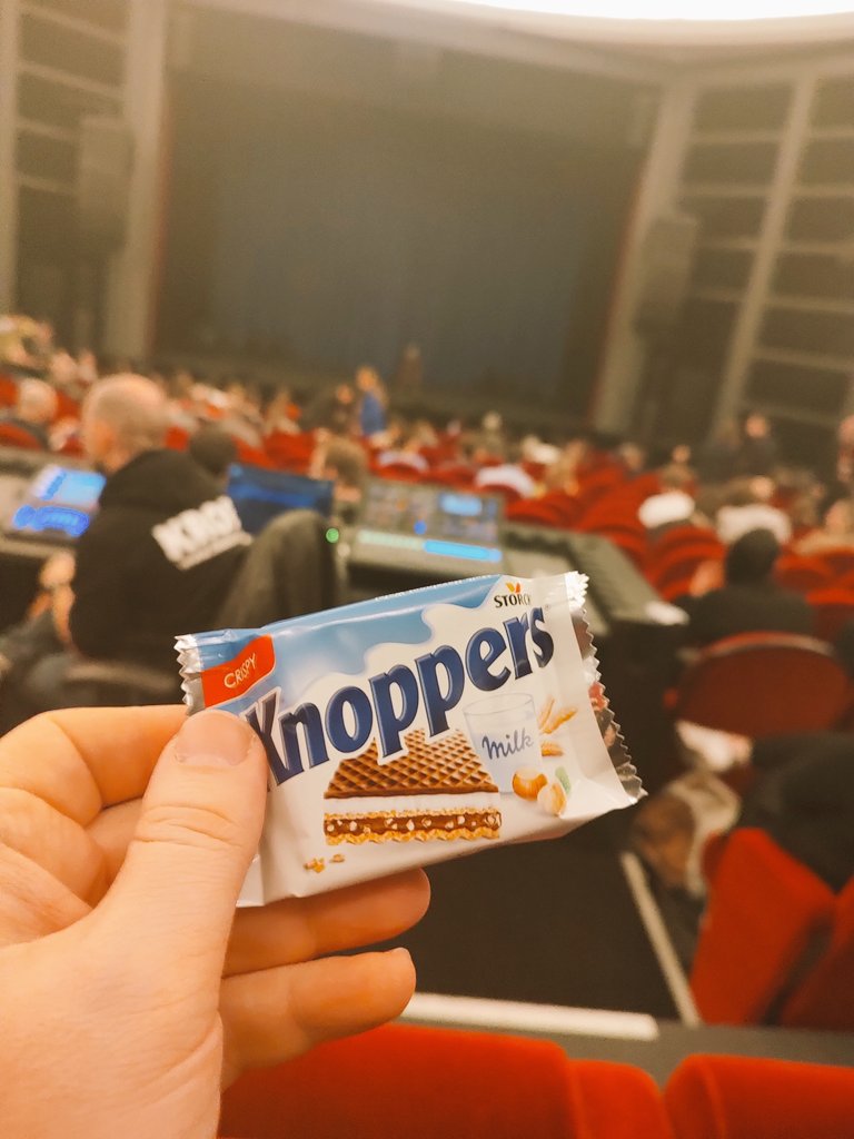 #VIPExperience #KwestieVanSmaak - geweldige show <a href="/LukasLelie/">Lukas Lelie</a> - dank dank dank voor je unieke comedy! It was a party of laughter!

#Comedy #StandupComedy #Arenberg #StandaardKoekhandel