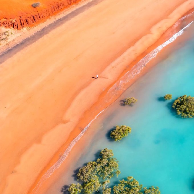 We'd recognise you anywhere @austnorthwest&nbsp;🧡💙  Captured here by IG/my_vision_photography, you'll find<a class="tags" target="_blank" title="On Twitter" href="/?out=eyJ0eXAiOiJKV1QiLCJhbGciOiJIUzUxMiJ9.eyJpYXQiOjE3MjA4MzI3NTQsImlzcyI6InR3cG9ybnN0YXJzLmNvbSIsIm5iZiI6MTcyMDgzMjc1NCwiZXhwIjoxNzUyMzY4NzU0LCJyZWRpcmVjdF91cmwiOiJodHRwczovL3R3aXR0ZXIuY29tL2F1c3Rub3J0aHdlc3QifQ.kMyZVbHdHMZ34fqM_Rp8FrvcxbjoawofHz3CeR8NPqXwbZ54Uqs-tspSvObVNVz349Scv0zK-BC5a1X30uU-QQ">@austnorthwest</a><a href="/tag/seeaustralia"class="tags"><span>#seeaustralia</span></a><a href="/tag/comeandsaygday"class="tags"><span>#comeandsaygday</span></a>
