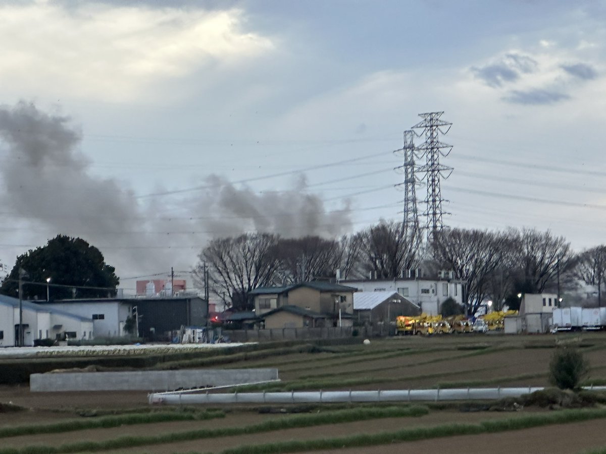 【火事】埼玉県入間郡三芳町にサイレン鳴り響く工場火災 国道254 川越街道沿いの産廃施設から黒煙あがる火災 まとめダネ! 【火事】埼玉県入間郡三芳町にサイレン鳴り響く工場火災 国道254 川越街道沿いの産廃施設から黒煙あがる火災 まとめダネ!