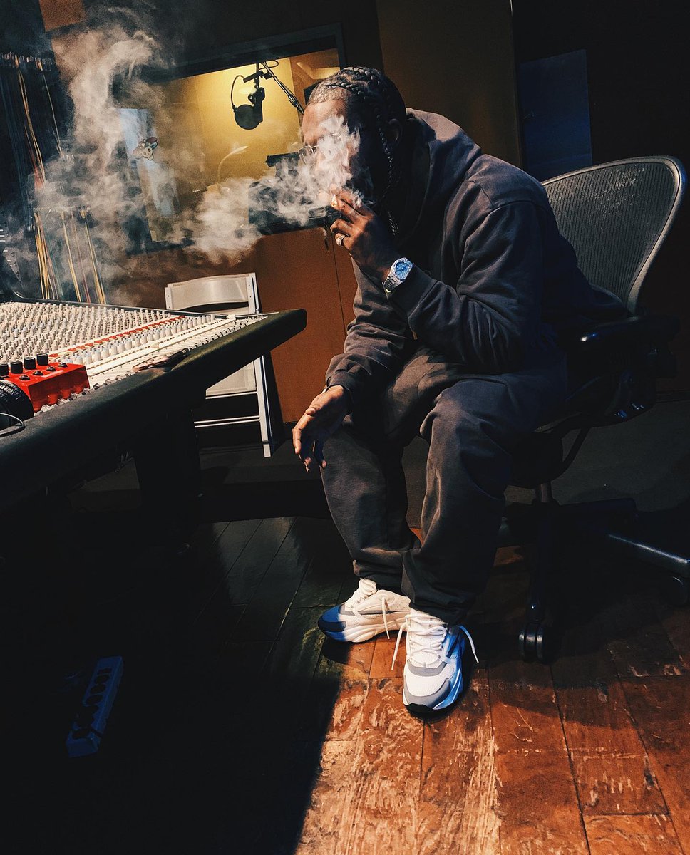 flourishblakq's tweet photo. Rememberin d death of my mentor, my luv, my dawg, The WOO ๐ซ. FEB 19, 2020. GOD Bless Pop Smoke. Remember u can't say Pop and forget Smoke. #LLPOPSMOKE ๐จ๐ซ https://t.co/MCxH6fm77C