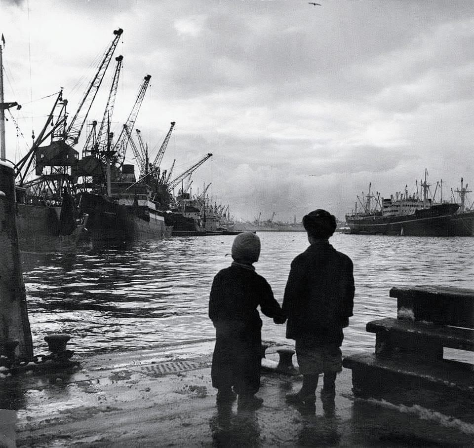 I wonder if they became seafarers? 
Photographer unknown. #maritime #maritimehistory #maritimeheritage