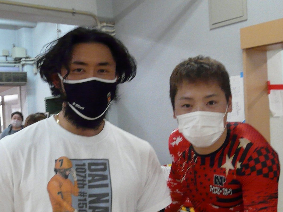 【＃久留米競輪 熊本F1 ＃松本秀人杯争奪戦】 
里帰りとなる ＃中西大 は12日に父親を亡くし、失意の中で今節を迎えたが責任ある運行で優出。「初日は親父が背中を押してくれた。今日（2日目）は押してくれなかったが、決勝は押してくれると思う。優勝したところを見せたい」。#南潤 の先導でV報告だ