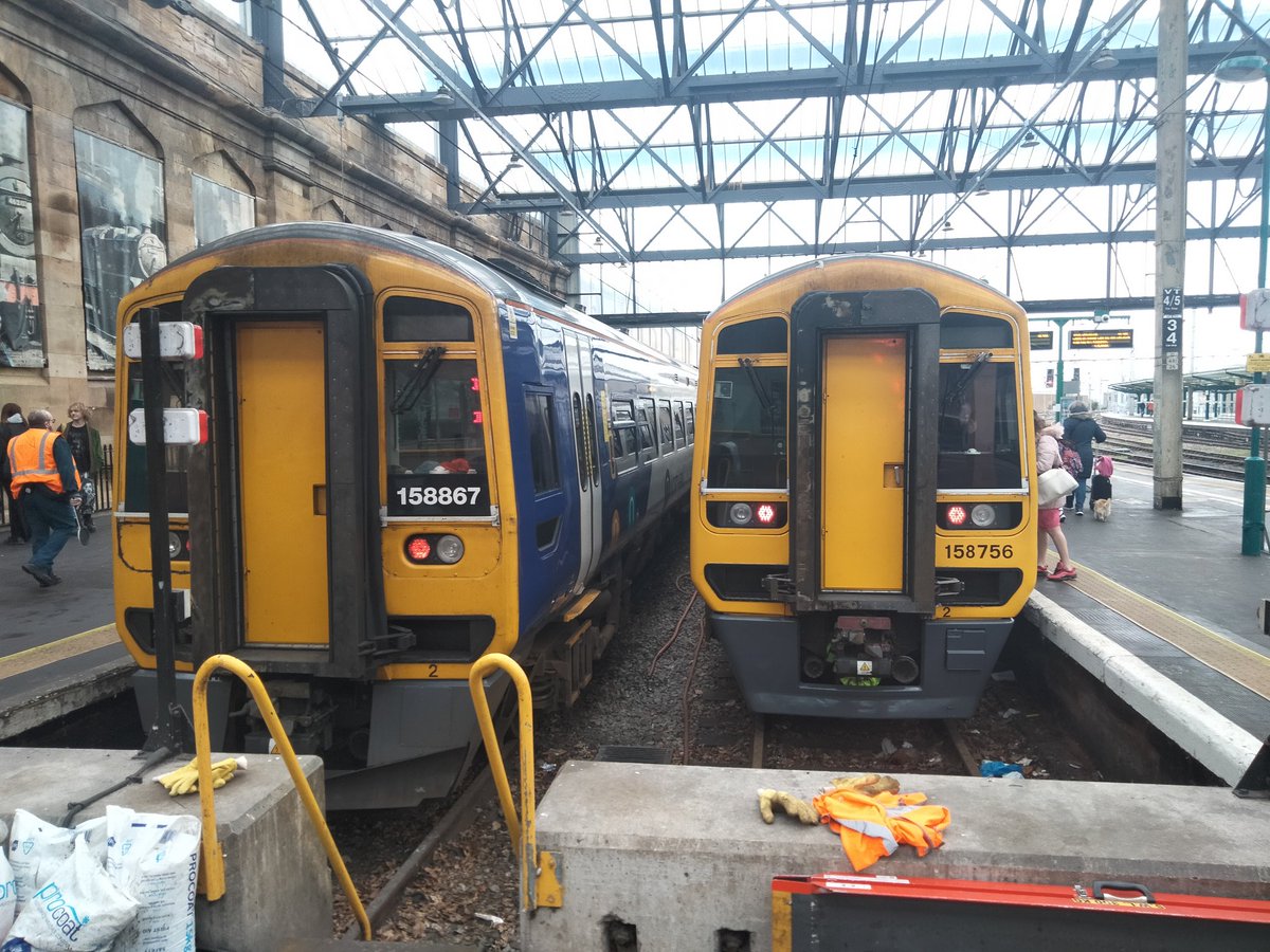 Harrod15S's tweet image. Northern pair 156484 &amp;amp; 158756 at platforms 5 &amp;amp; 6 at Carlisle station yesterday morning (18/02/23)
#Class156 #Class158 #Trains #Northern #Carlisle