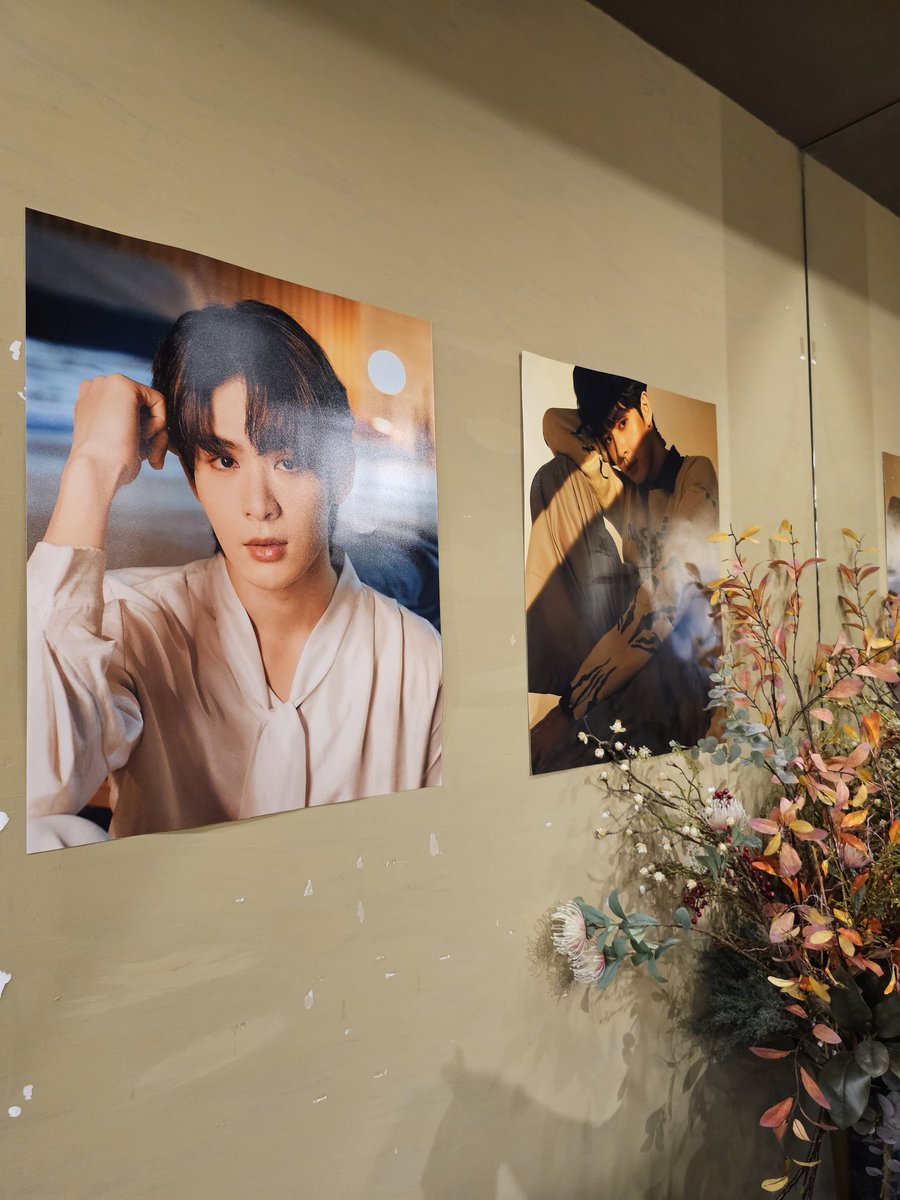 jjrchan's tweet photo. แวะมาคาเฟ่น้องเจมส์ก่อนปิดงาน 15 นาที 🥹🫶✨️
คาเฟ่จัดอบอุ่นน่ารักมาก Cozy สุดๆเลย มีรูปน้องเจมส์ตอนเด็ก รูปน้องเจมส์ในคาแรคเตอร์ต่างๆ ดูเพลินม๊าก 🤍
#AlwayswithJamesSu #JS24thBD #JamesSu https://t.co/DG5GkSQcZy