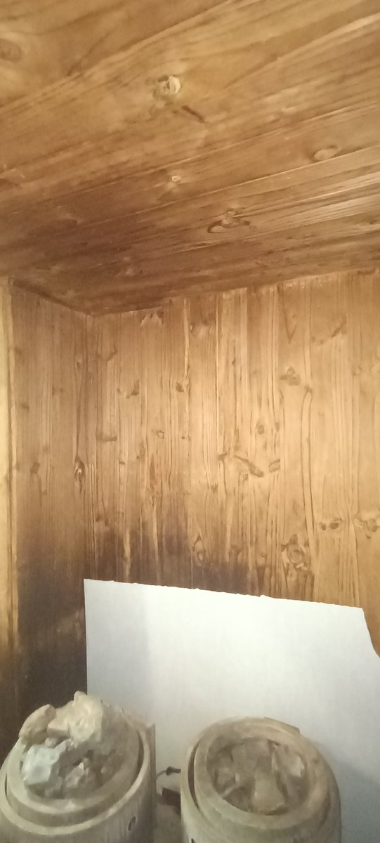 BarryKaganSA's tweet photo. @PlanetFitnessZA Sauna at Wanderers. 🤮🤢DISGUSTING, NAUSEATING, UNSAFE, LITERALLY BROKEN!! 😡 Fire hazard, illegal condition, only 1 working element, broken and split wood everywhere, no thermo, IGNORED by management and customer "care". Utter DISGRACE, moving to @virginactiveSA https://t.co/VQb9C164q5