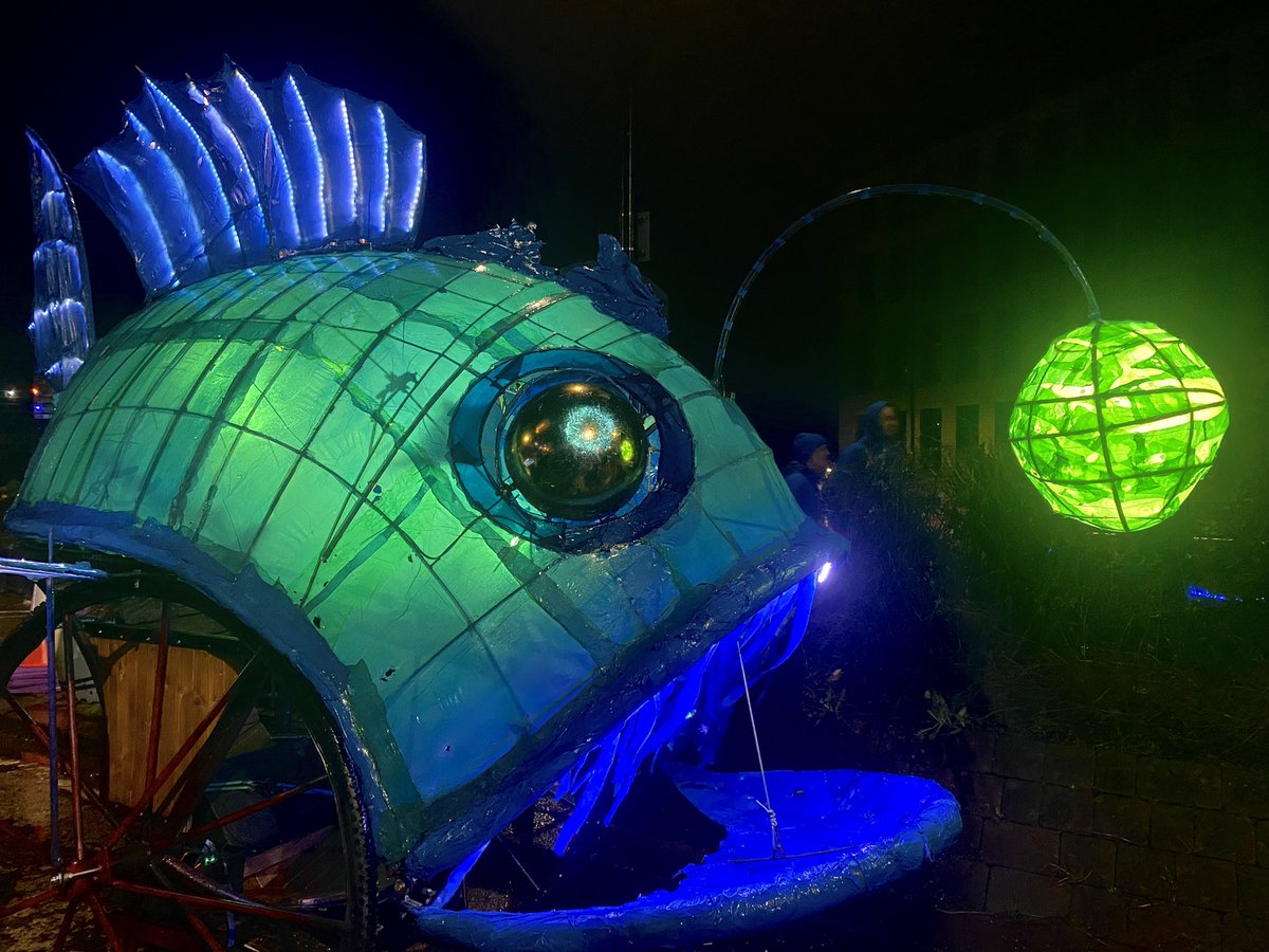 improvemydiet's tweet image. A few more from #Slaithwaite Moonraking festival last night.
Lots of cool lanterns 😃