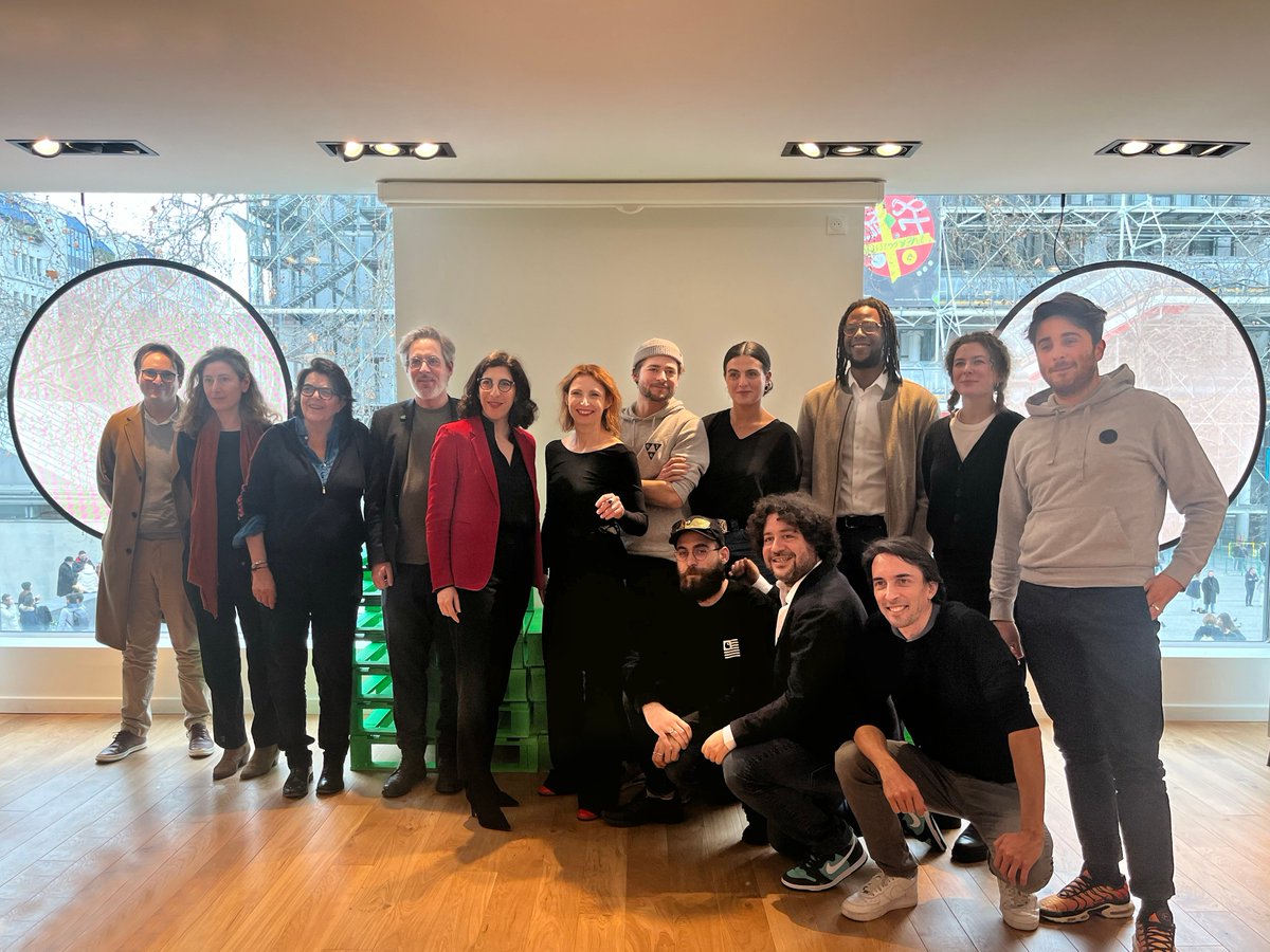 So honoured to have welcomed @RimaAbdulMalak French cultural minister, along with our neighbours from @CentrePompidou and many artists at @NFTFactoryParis. Things are moving forward for the crypto art scene and the Web3 community in France 💪
