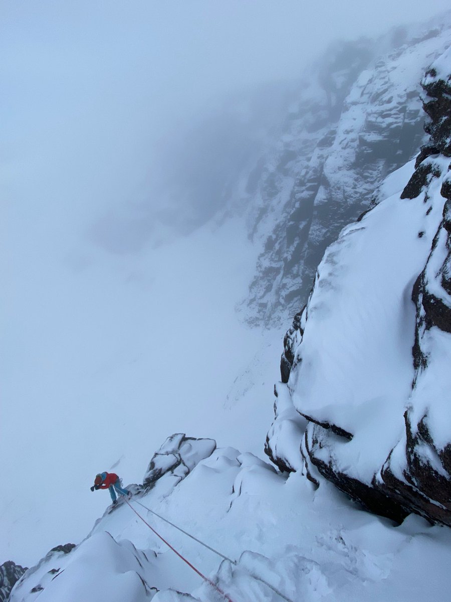 RoamMtns's tweet photo. Getting people in the right place at the right time #filmsafety https://t.co/zGYAK7I8bk