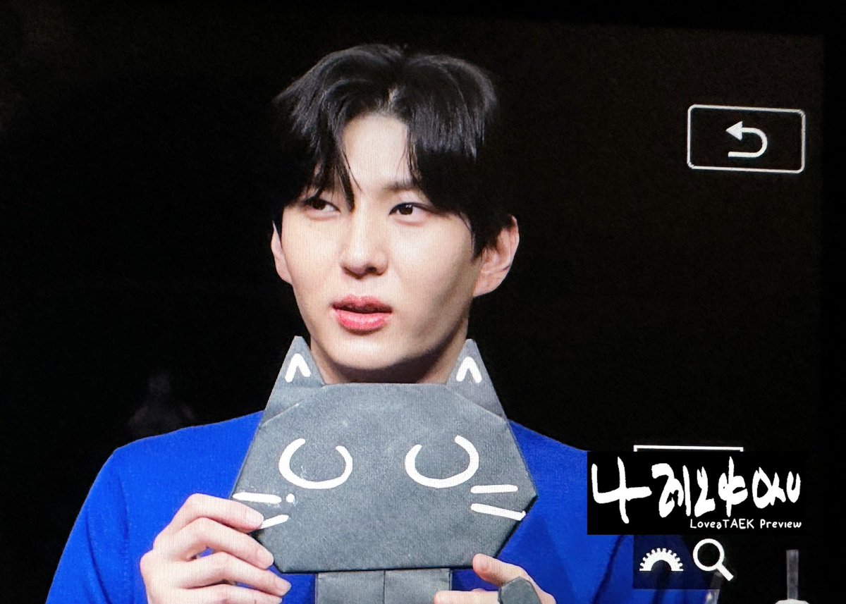 LoveaTAEK's tweet photo. 230219 팬사인회 프리뷰
#빅스 #VIXX #레오 #LEO #정택운 #택운 #Gonna_Be_Alright #시즌그리팅 #Memory_Book
택운이 넘 보고 싶었단 말이야🤣
너무 귀엽단 말이야🐱
@JUNGTW_LEO https://t.co/K95pfexPyP