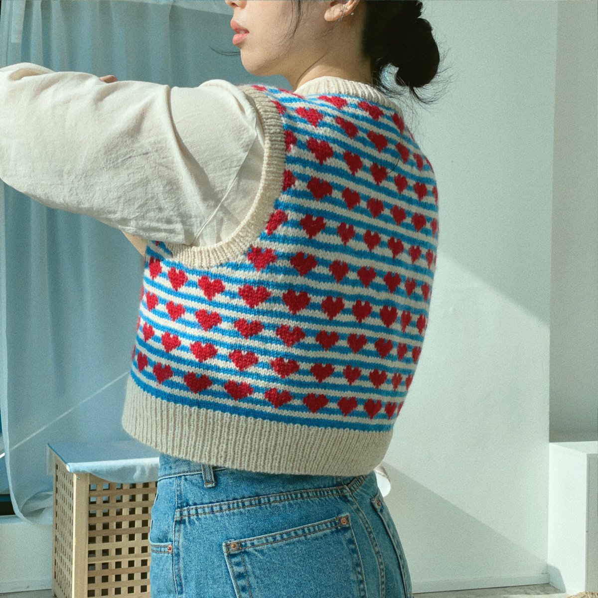 studio_doidoi's tweet photo. 페어아일 조끼 도안을 준비중입니당 👩‍🎨 
도안은 3월 오픈예정입니다 💙❤️🤍 

#somuchloveslipover https://t.co/XUkblZI83B