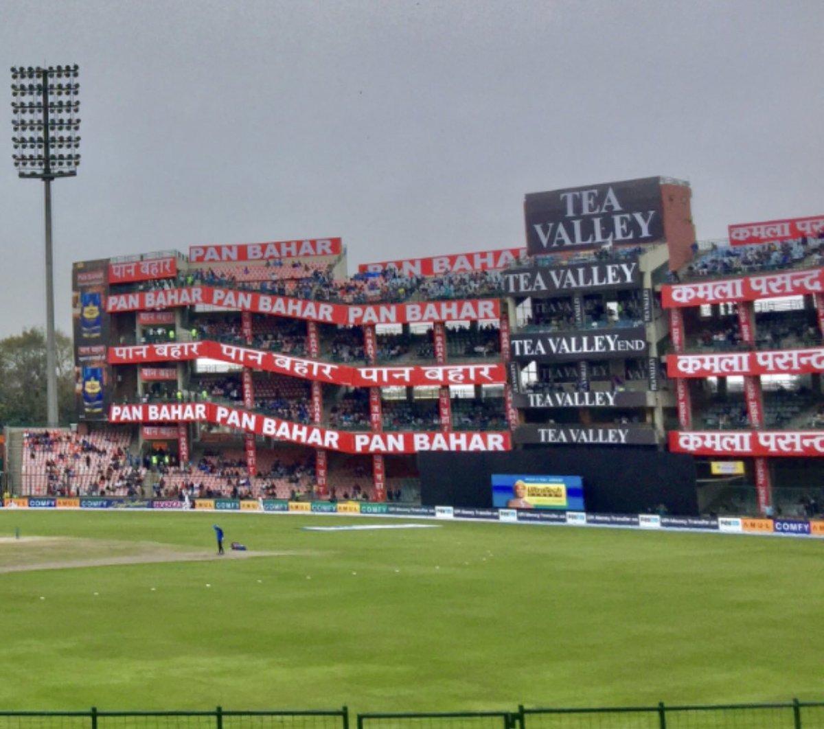 #ArunJaitleyStadium #AUSvsIND is nothing less than ugly Poster wall, stadium looks ugly @BCCI @JayShah and probably stadium looks as ugly after chewing #PanBahar advertisement, at least #ArunJaitley sir might not be happy seeing this,