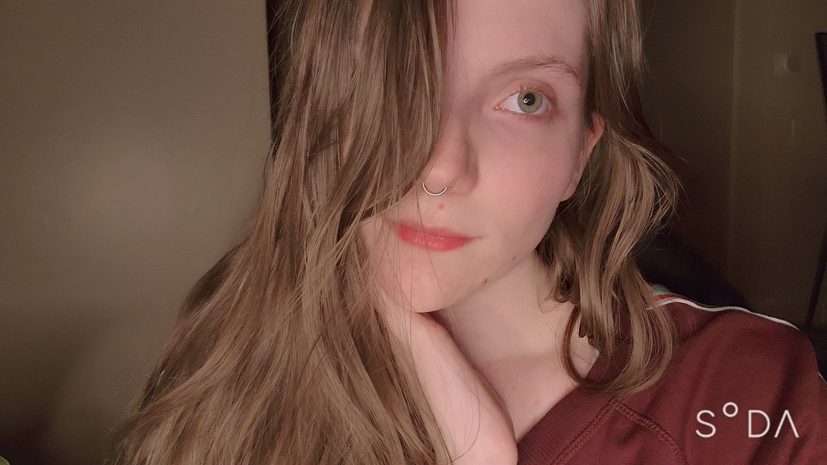 LaraLithe's tweet photo. #onlyfansgirl finally moved so can make content againnnn https://t.co/RWHIJ9vBCp