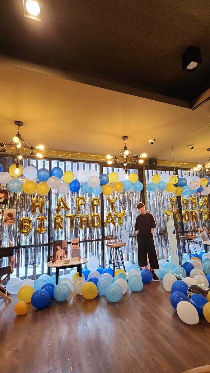 maimoiph's tweet photo. Thank you so much for the stunning photos @NetJamesOfcTH grateful for all the giveaways too 😍
Had to leave earlier than everyone else as I have a flight to catch up. Last day here made fun #AlwaysWithJamesSu
#HappyJamesSuDay2023
#JamesSuBDProject2023
#JamesSu #JS24thBD https://t.co/NW8ShJ7UhS