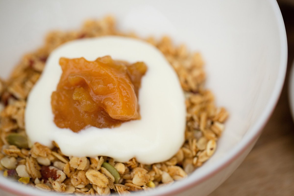 HambletonBakery's tweet photo. Our Bakery Granola is part of our bakery breakfast menu served with a generous helping of yogurt and fruit; why not give it a try…. we are open at the bakery until 4pm today 🙌 #itstimetowriteanewstory 
#somethingfortheweekend #bakerygranola 
#healthybread #artisanbread https://t.co/weP84Yn5oz