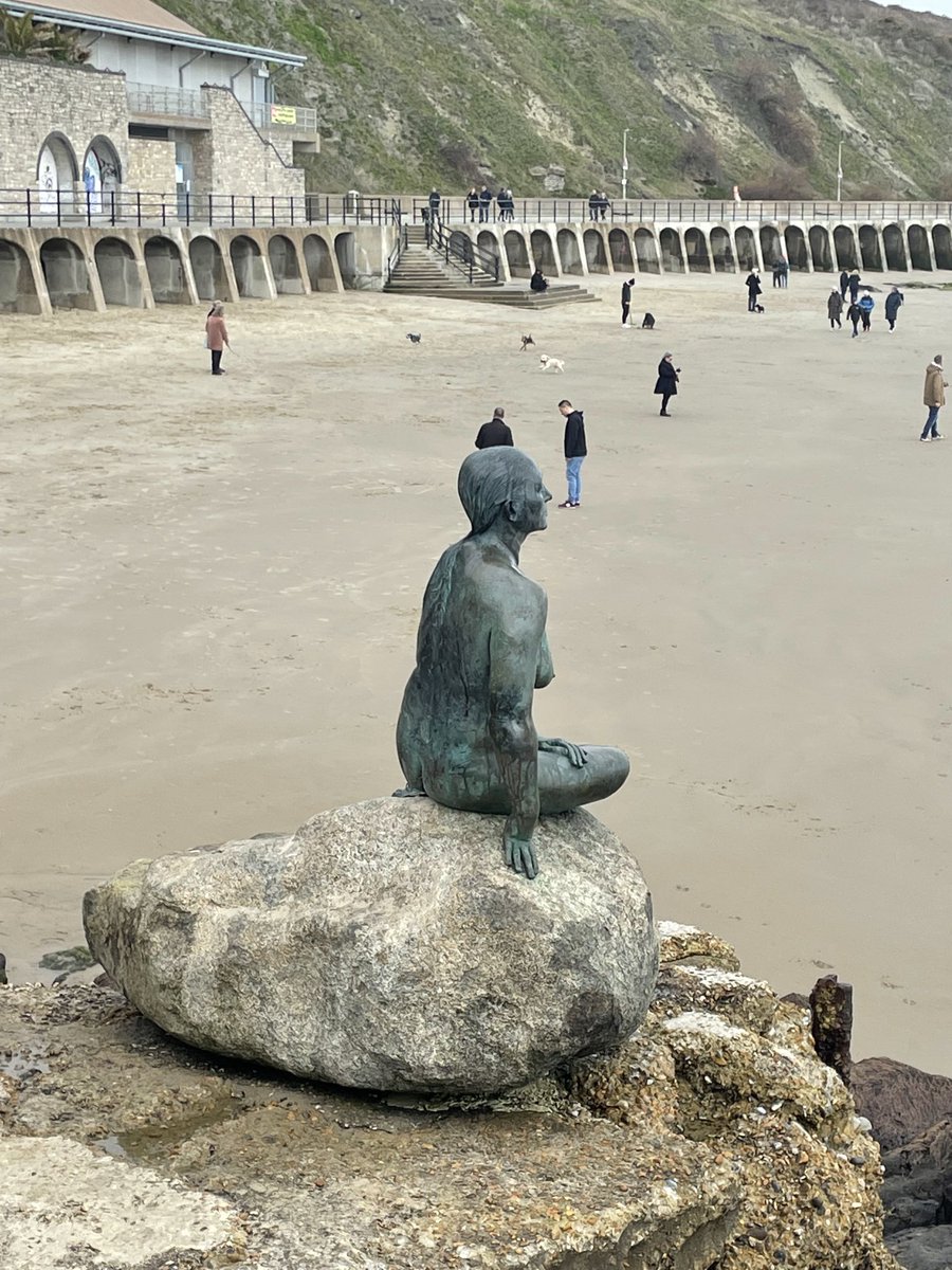 Lottmus's tweet photo. #tour of Kent coast - found home from home in #Folkestone - statue relating to my own mermaid #lillehavfrue in Copenhagen. https://t.co/DRGTWiIXlK
