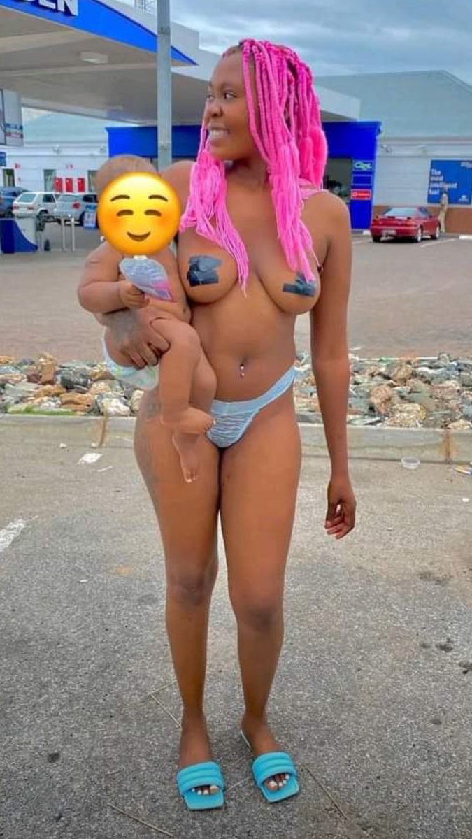 ORohimot's tweet photo. So this lady even get pikin 
wahala https://t.co/HfZICInvWx