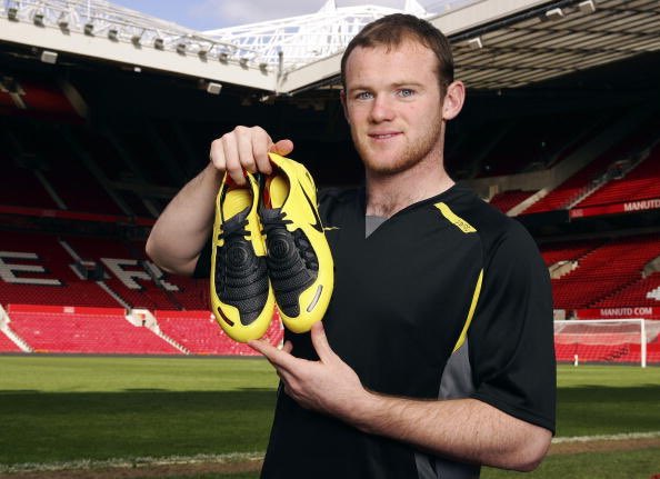 ufcfooty's tweet photo. Nike T90 Laser 2007 https://t.co/kbHRlEWOq9