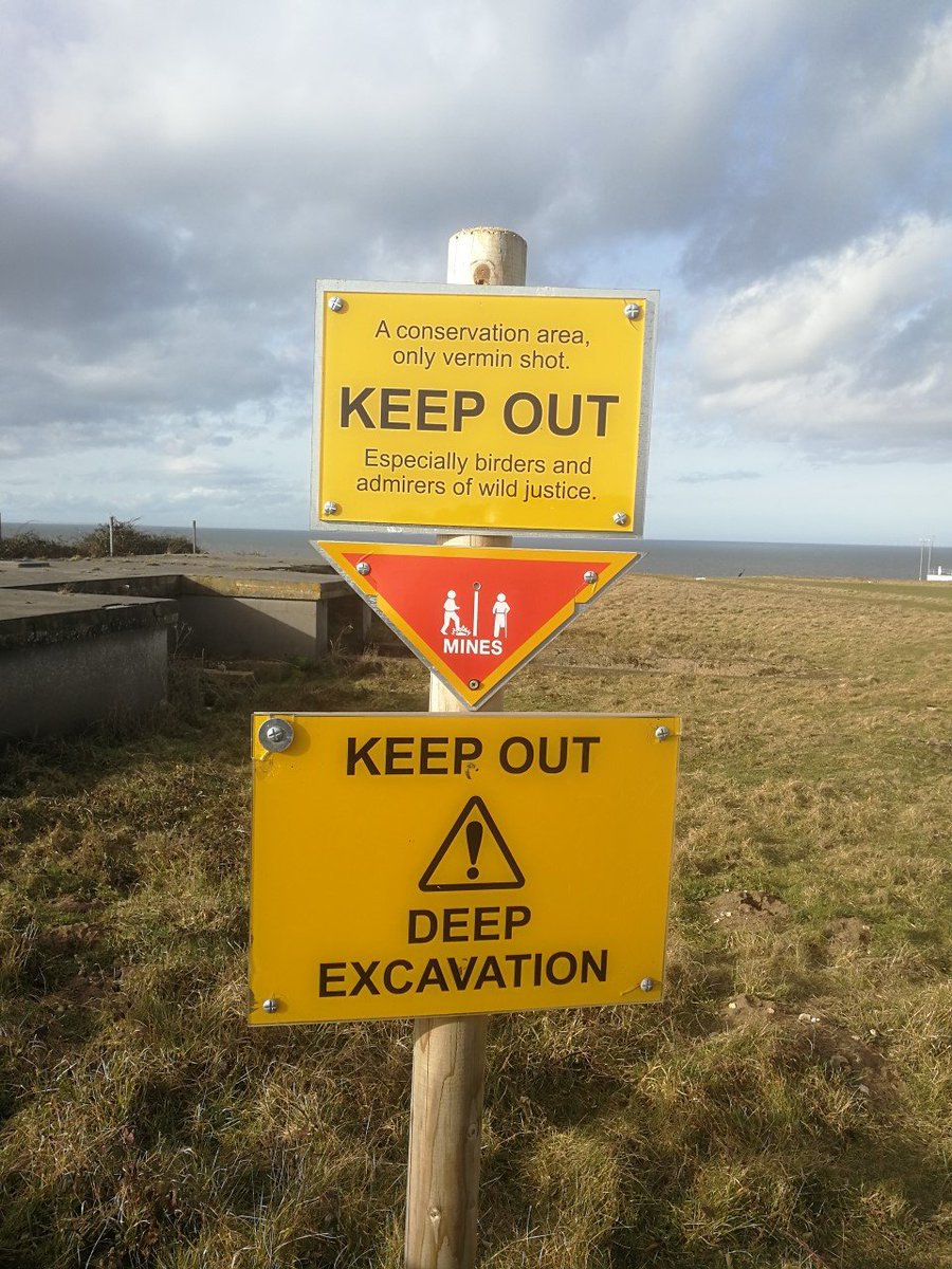 WildJustice_org's tweet photo. Good to see that we're still getting  this free publicity on the North Norfolk coast - photo from Friday.

@RareBirdAlertUK @BirdGuides @NorfolkBirds @norfolkbirdtour @NorBadTrust @NWTCleyCentre @CleySpy @pinkfootcley @_AndyClements @themarshtit @RSPBTitchwell @jake_fiennes https://t.co/mgrcDa1kSd