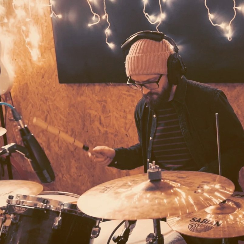 Dorothy Bird (@dorothybird18) on Twitter photo Last year we recorded a series of studio live videos at <a href="/crosstownstudio/">Crosstown Studios</a>. All are one-take audio recordings as if we were playing live in your living room.
I'm happy that the full band videos are ready now to share with you. I'll post them one by one, starting next Sunday 👀❤️ Last year we recorded a series of studio live videos at <a href="/crosstownstudio/">Crosstown Studios</a>. All are one-take audio recordings as if we were playing live in your living room.
I'm happy that the full band videos are ready now to share with you. I'll post them one by one, starting next Sunday 👀❤️