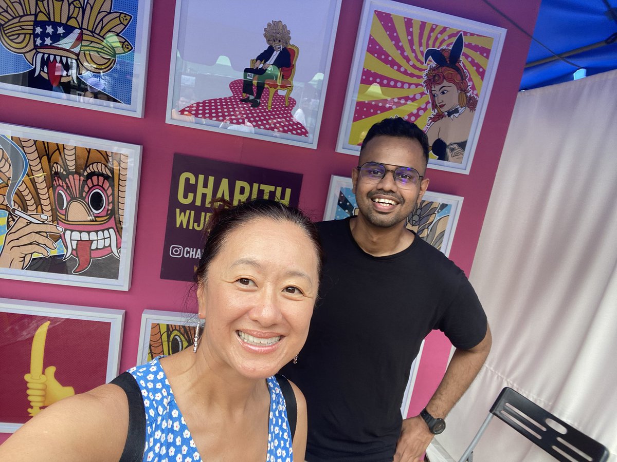JulieChungUSA's tweet photo. Martha &amp; I enjoyed all the talented Sri Lankan artwork at Kala Pola today https://t.co/OJQDSfipFS