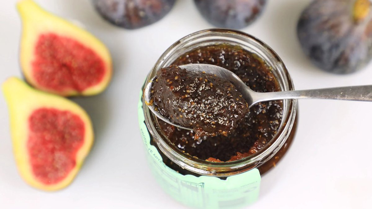 Have you ever tried the #Menorca Figat? 😋

It is the typical jam of the island, of medieval origin, made with the last figs of the season.

The secret of this delicacy is the local ingredients. 💚

Taste the authentic Mediterranean flavor!