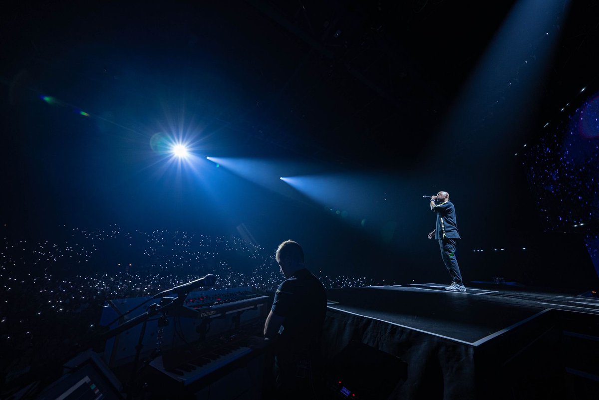 Caross77's tweet photo. Zénith d’Epernay 🫠💙 https://t.co/b3mRZ32f8y