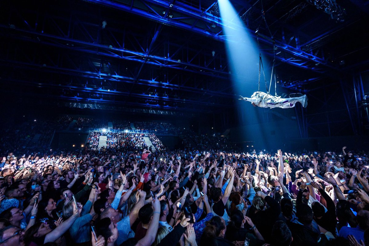 Caross77's tweet photo. Zénith d’Epernay 🫠💙 https://t.co/b3mRZ32f8y