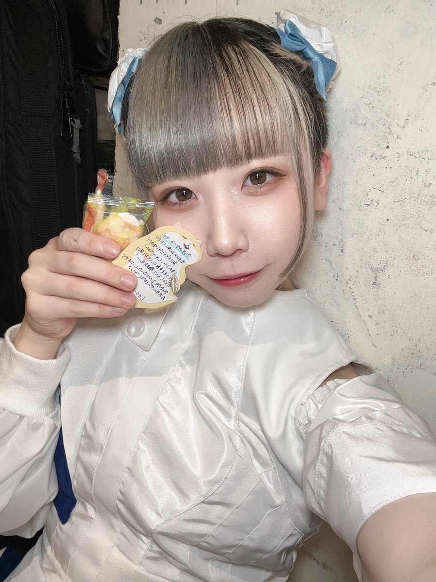 _shu_hiiragi's tweet photo. 本日☀️！
Leo-Wonderさん再始動ライブ
起こしいただいた皆さんありがとうございました☺️🫶🏻

刈り上げお団子の柊しゅうでした💙

レオワンさん、ステージはもちろん、
2人のお人柄もほんっっとに素敵で大好き🥲💜💙

お菓子もメッセージもありがとうです🥺

新曲好きだったなぁ、、、、 https://t.co/1gPWzs4w30