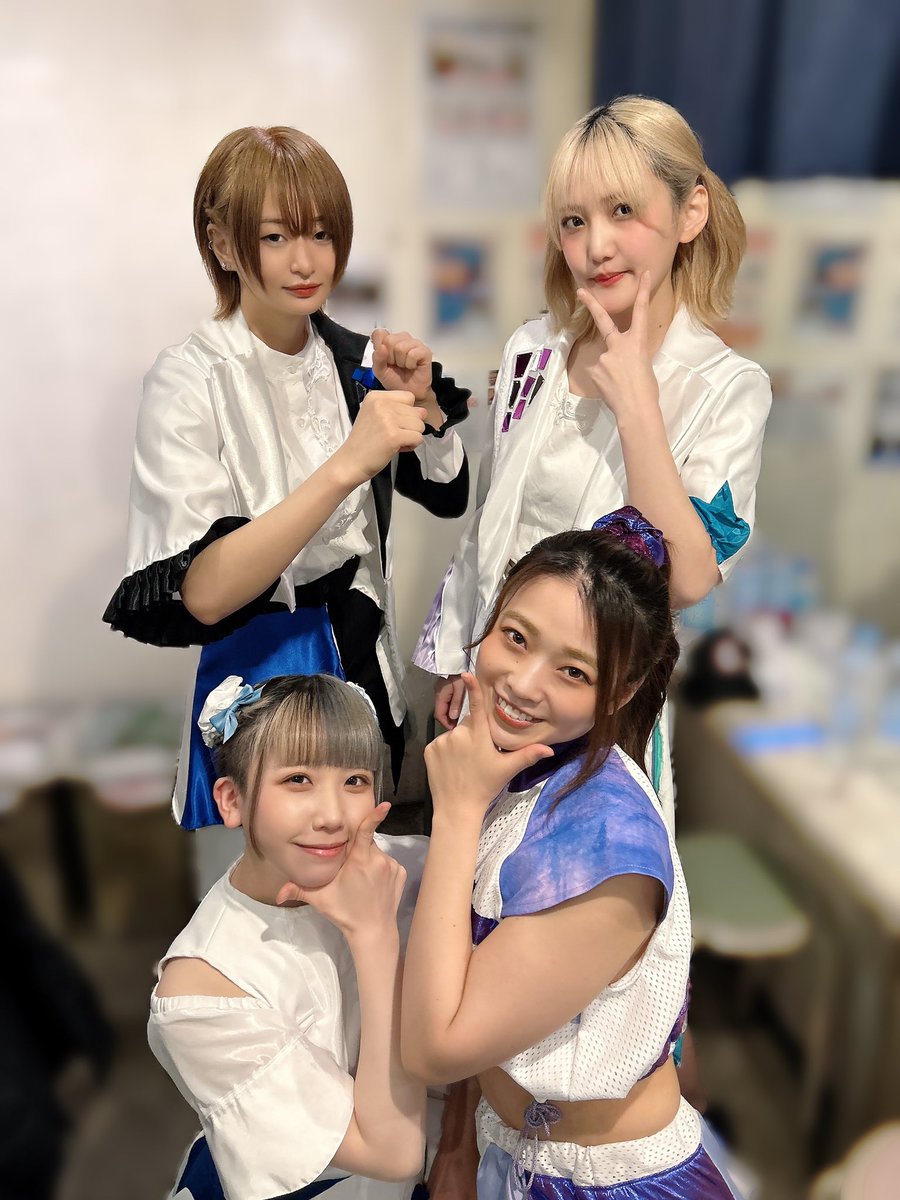 _shu_hiiragi's tweet photo. 本日☀️！
Leo-Wonderさん再始動ライブ
起こしいただいた皆さんありがとうございました☺️🫶🏻

刈り上げお団子の柊しゅうでした💙

レオワンさん、ステージはもちろん、
2人のお人柄もほんっっとに素敵で大好き🥲💜💙

お菓子もメッセージもありがとうです🥺

新曲好きだったなぁ、、、、 https://t.co/1gPWzs4w30