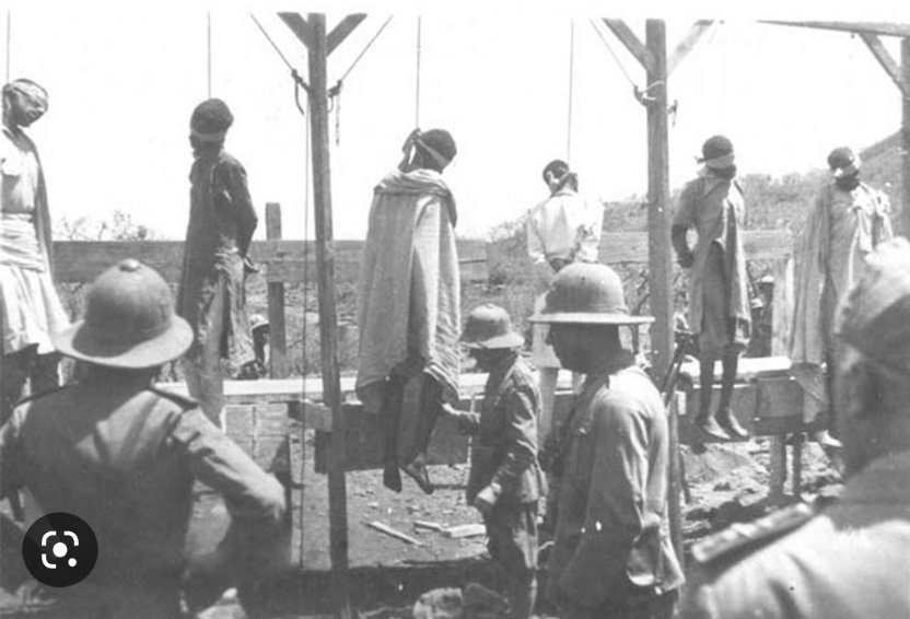 19 febbraio 1937. Etiopia. I fascisti italiani compiono uno dei più grandi ed efferati massacri di donne uomini e bambini. Squartano stuprano bambine impalano impiccano fanno a pezzi torturano bruciano. Tra le loro vittime 1200 tra monaci cristiani e orfanelli che curavano.