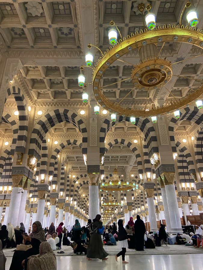 muslimthoughtz1's tweet photo. Ya Allah take me back to Medinah https://t.co/HbLznHy8yO