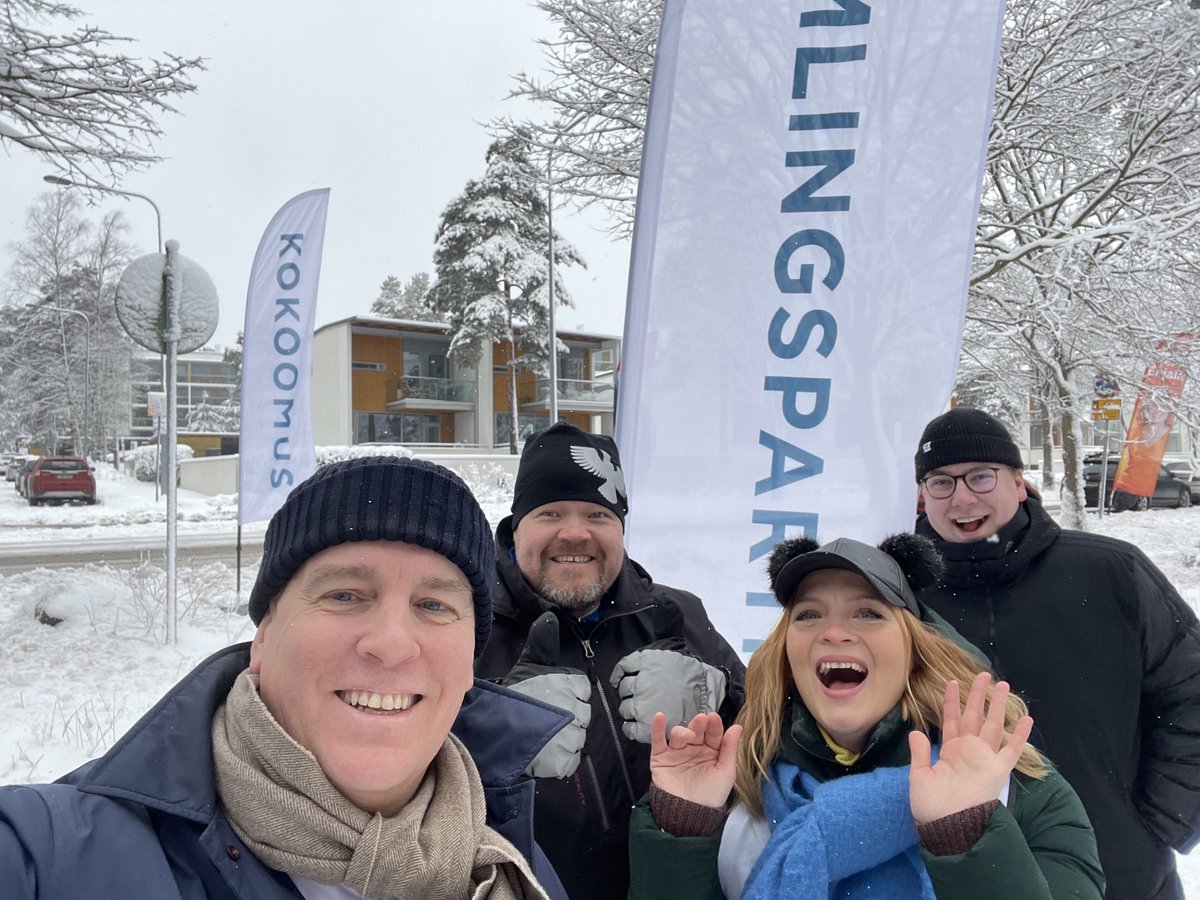 MartinPaasi's tweet photo. Rantaraitti Matinkylä tänään just nyt - tulkaa moikkaan 🔥🔥🔥

#kokoomus #ehdolla #eduskuntaan #vaalit2023 https://t.co/rUOBf5LgU7